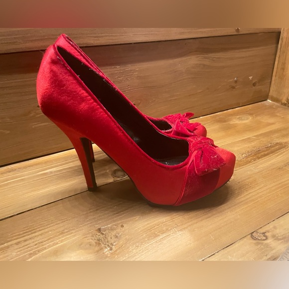Call it Spring Red High Heels with Bows Pumps Shoes Size 7 - Picture 4 of 12